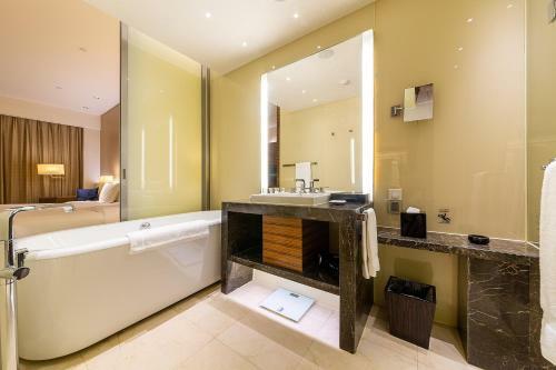 New World Guiyang Hotel