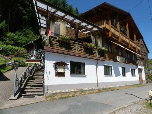 Hostal Pension Holzerstube