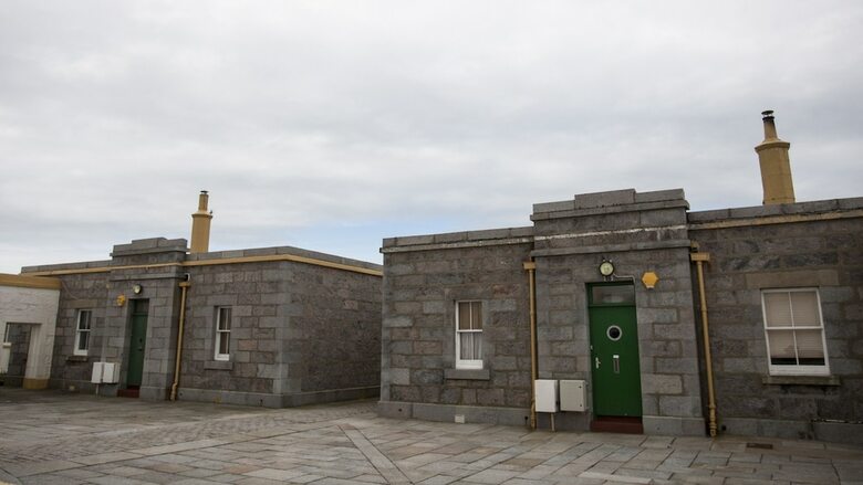 Aberdeen Lighthouse Cottage 1