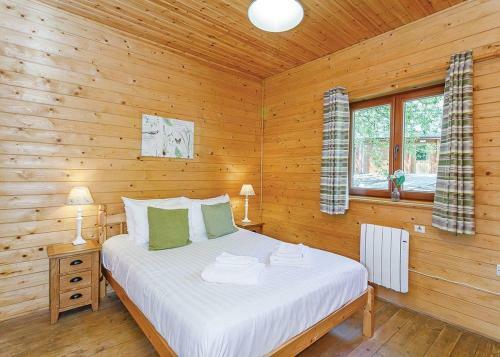 Woodland Park Lodges