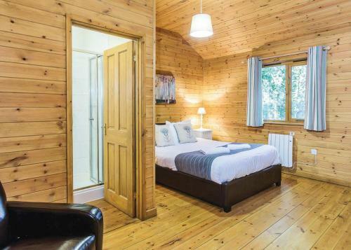 Woodland Park Lodges