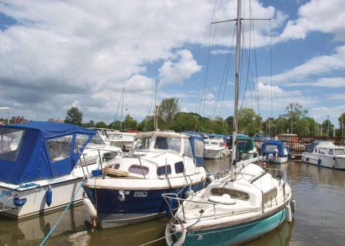 Broadland Holiday Village