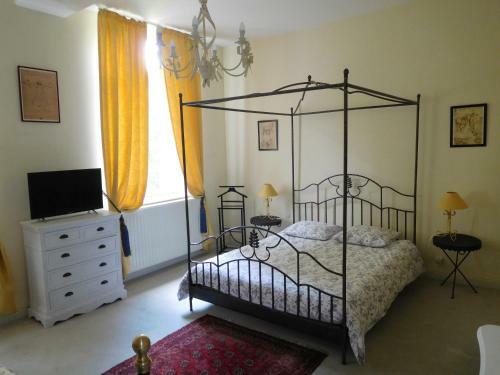 Bed & Breakfast Chambres D'h�tes Ch�teau De Courcelette
