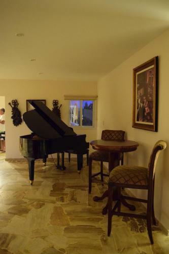 Hotel Chaglasian Wine & Suites