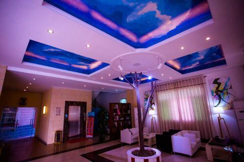 66 Theme Chain Hotel
