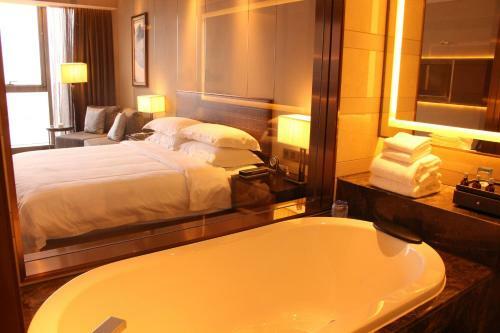 Yancheng Jinying Shangmei Hotel