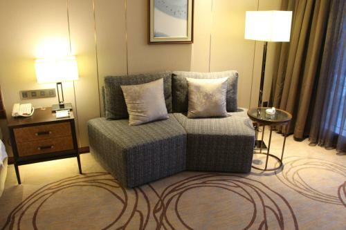 Yancheng Jinying Shangmei Hotel