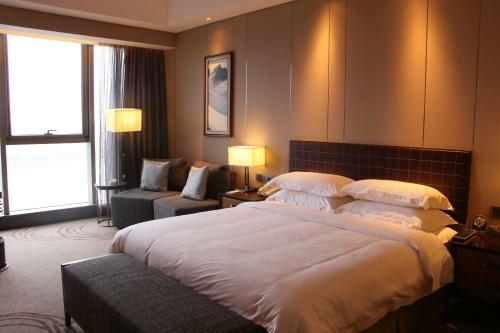 Yancheng Jinying Shangmei Hotel