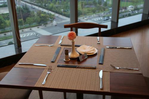 Yancheng Jinying Shangmei Hotel