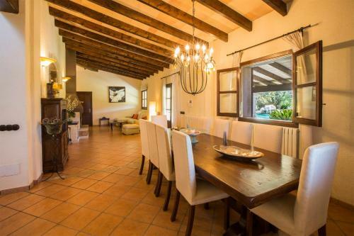 Villa Son Mel Contesti