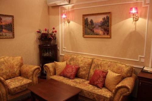 Hotel Zolotoy Lev