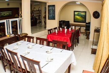 Alma House Hotel