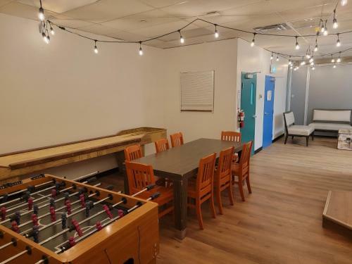 Wicked Hostels - Calgary