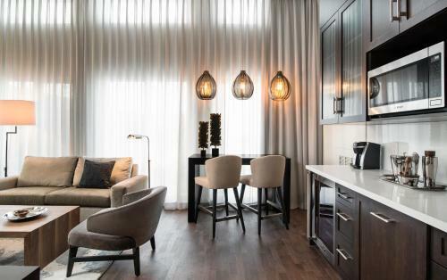Hotel Courtyard By Marriott Calgary South