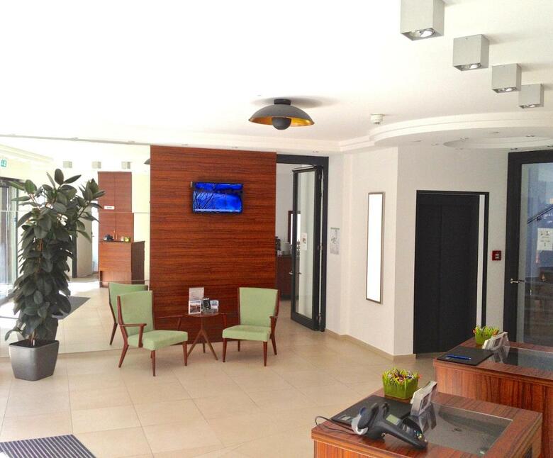 Augusten Hotel