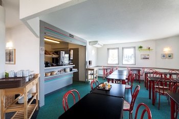Hotel B&B H�tel Maurepas