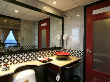Gia Bao Grand Hotel