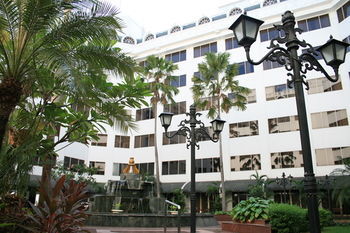 De Rivier Hotel