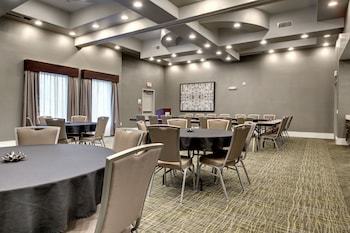 Holiday Inn Express Hotel & Suites Albany