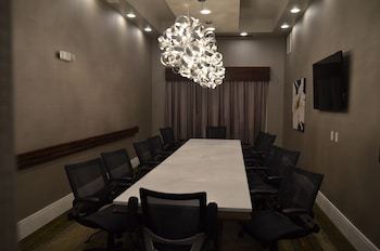 Holiday Inn Express Hotel & Suites Albany