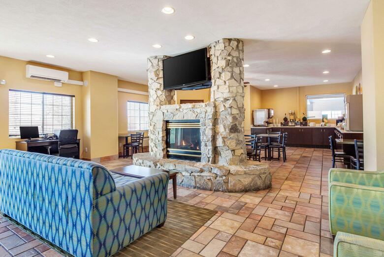 Hotel Quality Inn & Suites