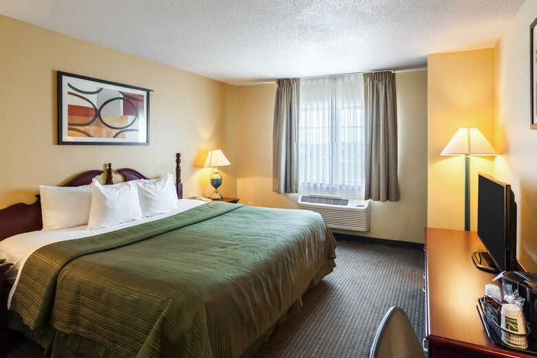 Hotel Quality Inn & Suites