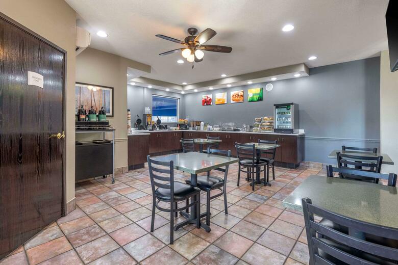 Hotel Quality Inn & Suites
