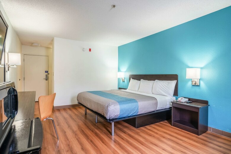 Motel 6 Rocky Mount