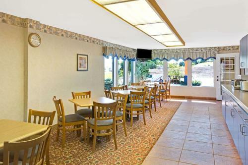 Motel Travelodge Rapid City