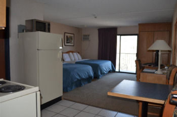 Motel Canadas Best Value Inn & Suites