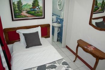 Hotel Berlor Airport Inn