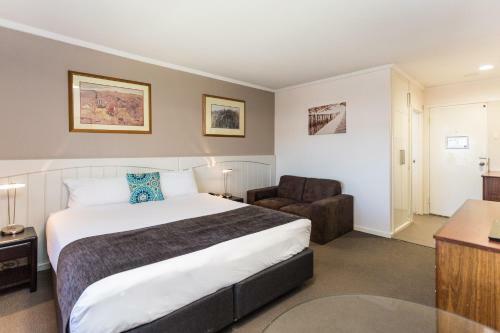 Country Comfort Amity Motel