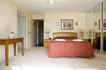 Pacific Towers Apartments
