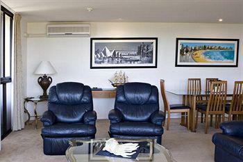 Pacific Towers Apartments
