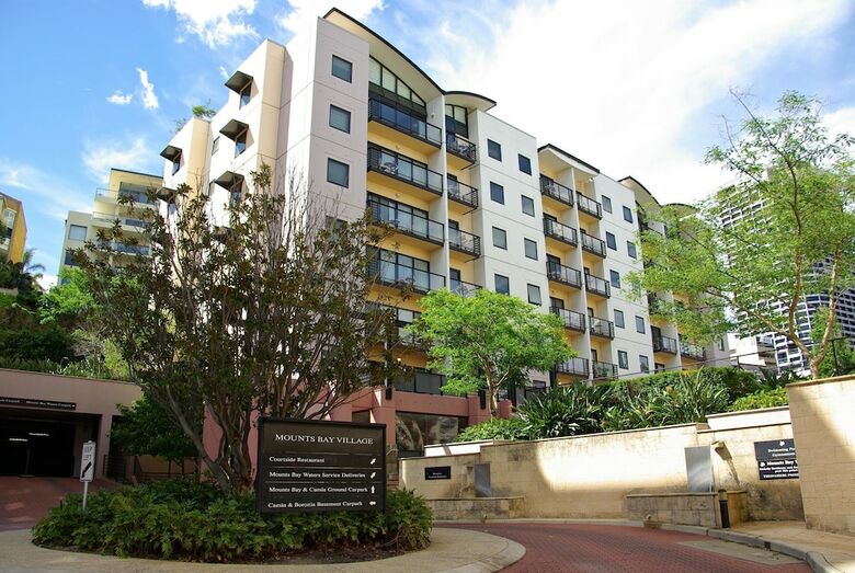 Mounts Bay Waters Apartment Hotel