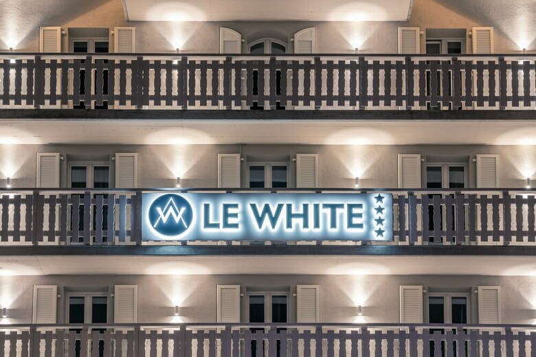 Hotel Le White