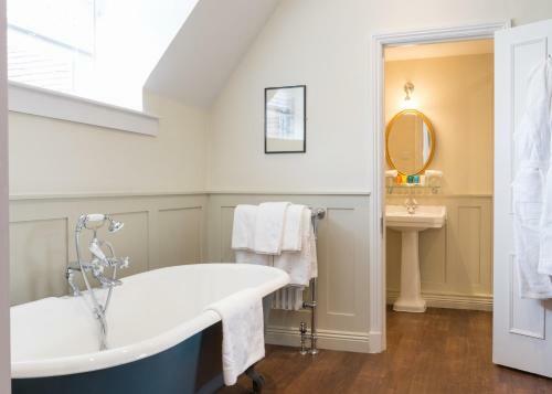Hotel Burley Manor