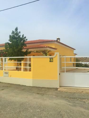 P�r-do-sol Villa
