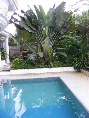 Hostal La Villa Des F�es