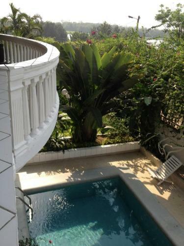 Hostal La Villa Des F�es