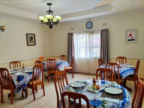 Hostal Home Up Guest House
