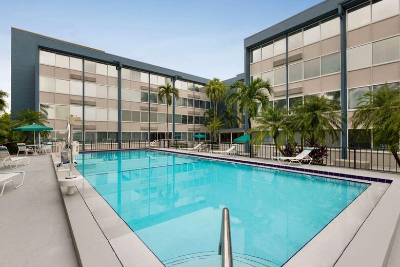 Envision Hotel Miami International Airport
