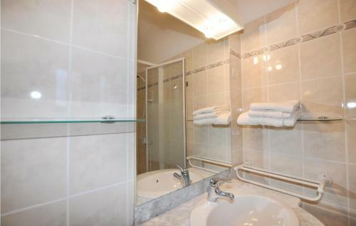 Holiday Home Saint Cyprien Plage 01