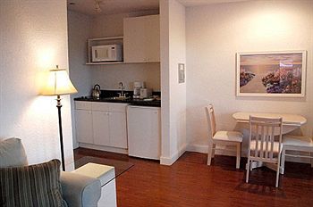 Hotel Blind Pass Resort