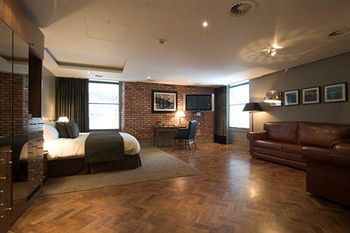 Le Monde Hotel