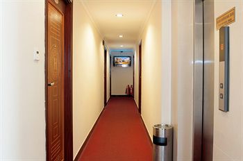 Ha Hien Signature Hotel