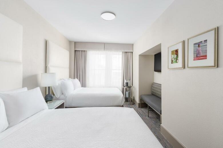 Cass Hotel - A Holiday Inn Express
