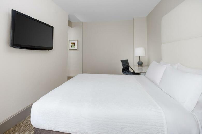 Cass Hotel - A Holiday Inn Express