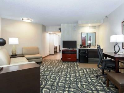 Hotel Embassy Suites Dallas - Love Field