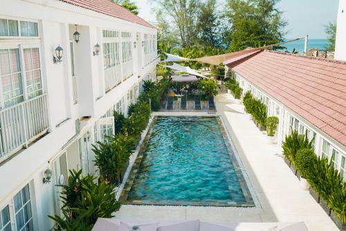 White Boutique Hotel And Residences